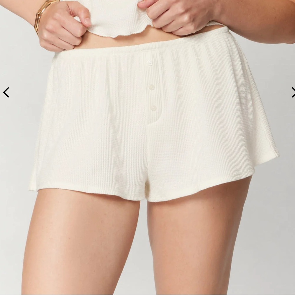 NWT-Florence by Mills MICRO THERMAL TAP SHORT Cream Shorts. XL NWT